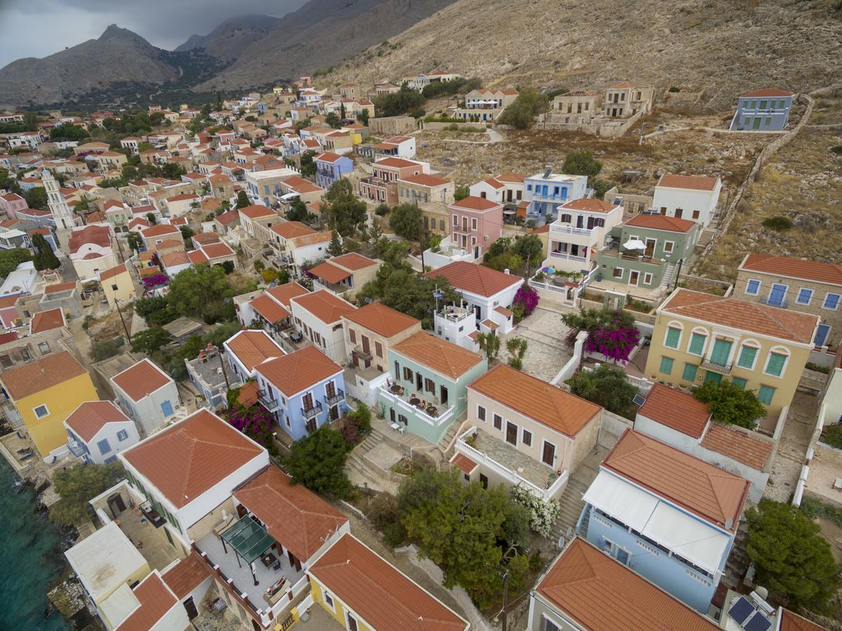 Roulas Apartments Chalki Town 外观 照片