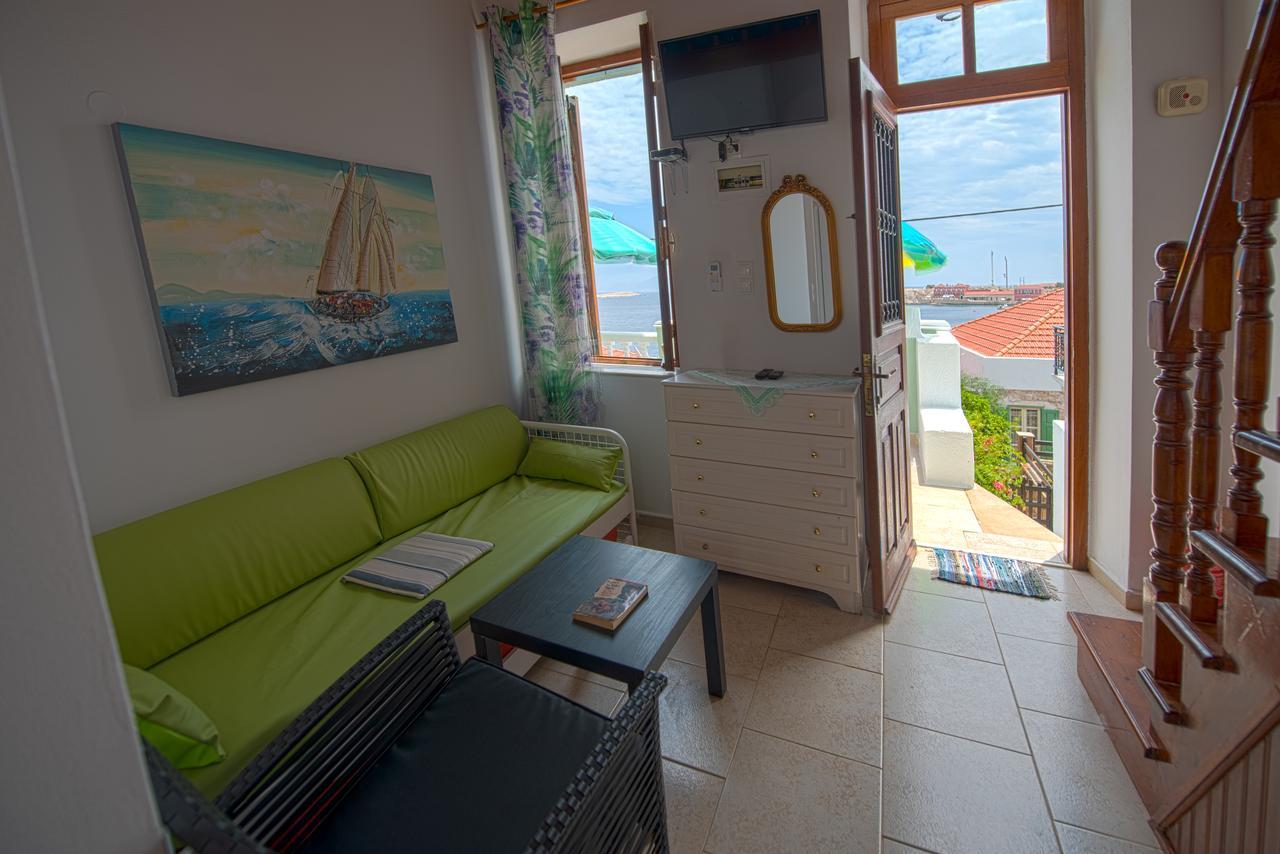 Roulas Apartments Chalki Town 外观 照片
